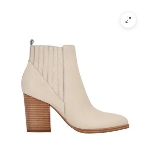 Marc Fisher Cream Alva Ankle Boots Size 9.5